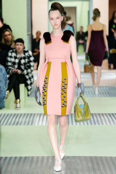 Look 27